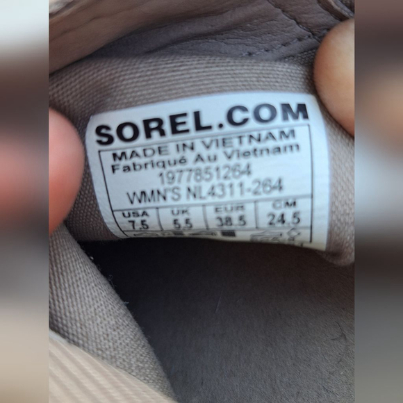 Sorel Leather Ankle Chelsea Boots Size 7.5. Tan color - Picture 6 of 6